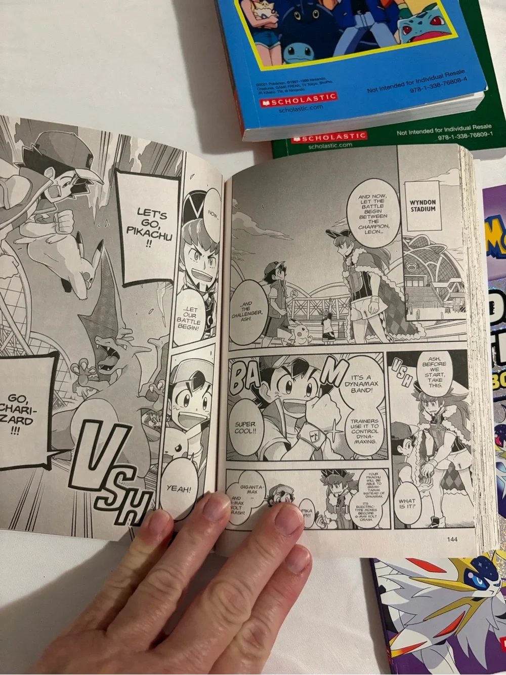 Pokemon Book Lot- 4 books: 2 chapter, 1 guide, 1 graphic novel